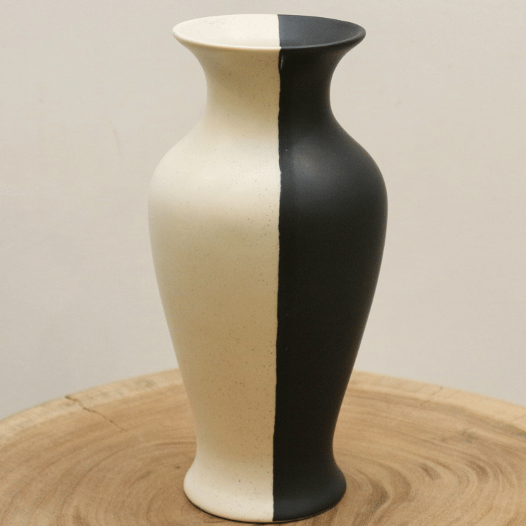 Ceramic Vase Matt Finish - front_view