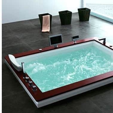 Luxurious Whirlpool White Bathtub cum Jacuzzi - left_view