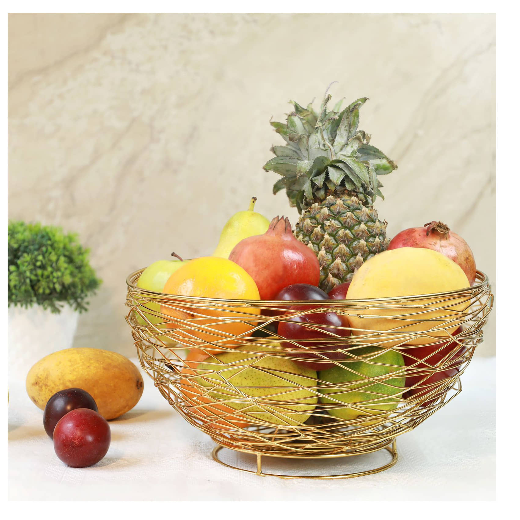 Tuxédo Twisted Fruit Basket Gold, Fruit Storage Basket, Countertop for Kitchen, Bread Vegetable Fruit Basket Bowl Metal Wire Basket, Gold Medium