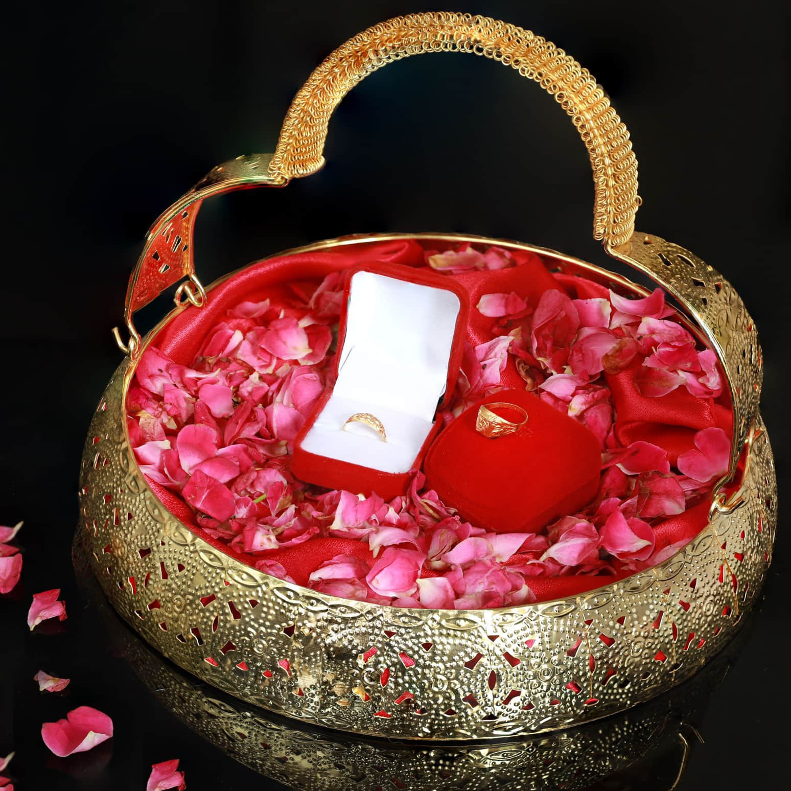 Tuxédo Surahi Basket Decorative - right_view
