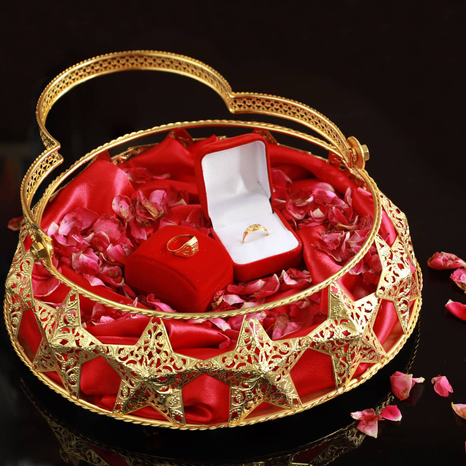 Tuxédo Star Basket Steel Decorative Basket