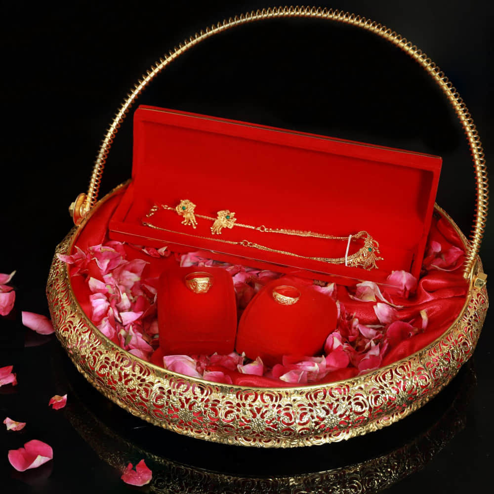 Tuxédo Elegant Basket Steel Decorative Basket - photo