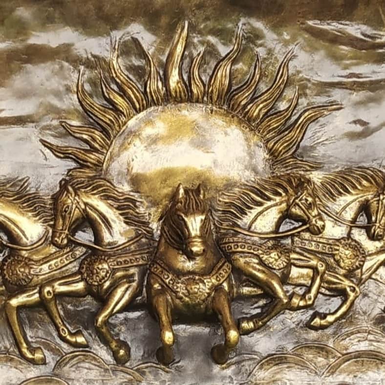 7 Horse Mural Golden Brown - top_view