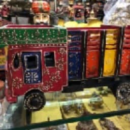Vintage Style Classic Wooden Truck Showpiece