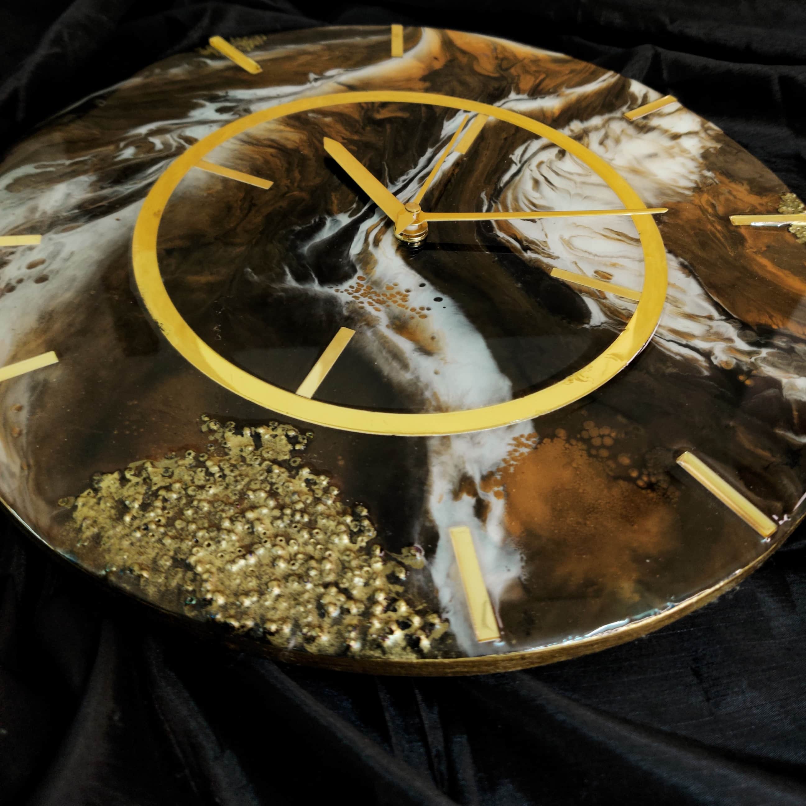 Resin Wall Clock 12 Inch Round trdc010 - top_view