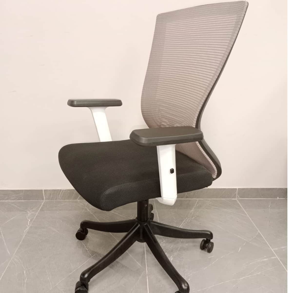 Jazz Medium Back Office chair - front_view
