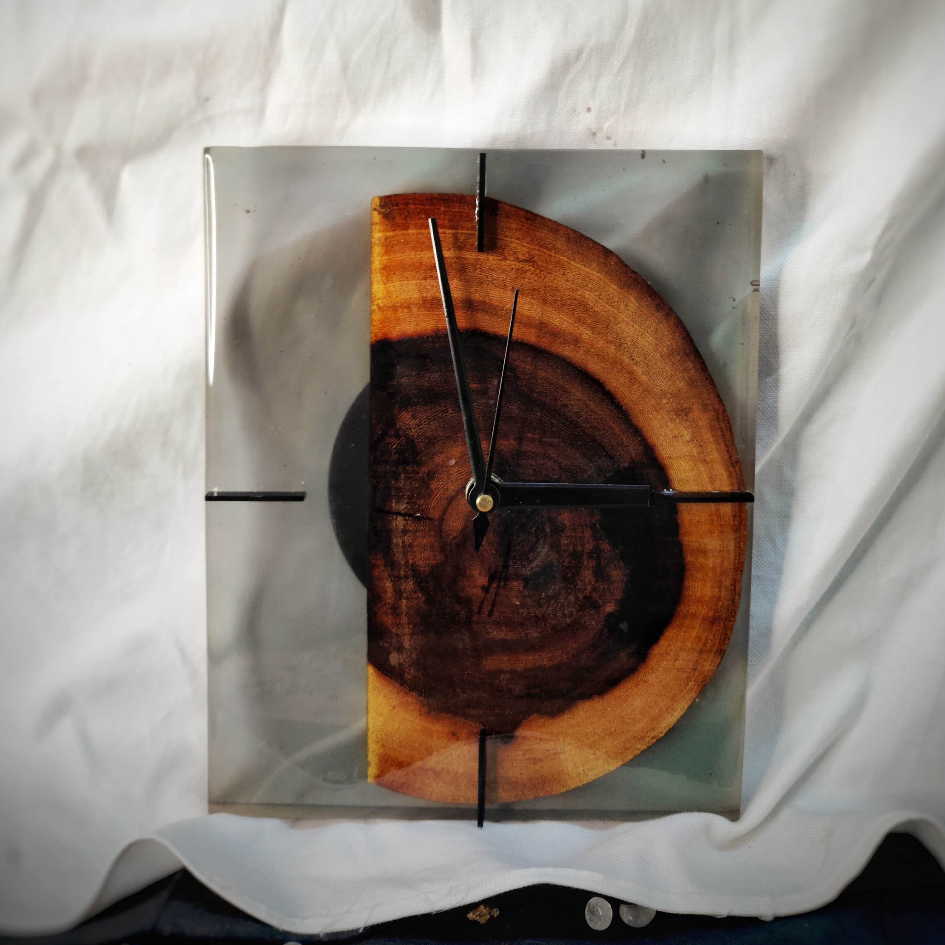 Resin Wall Clock - front_view