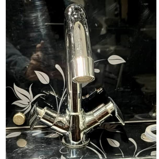 Kitchen Sink Faucet - top_view