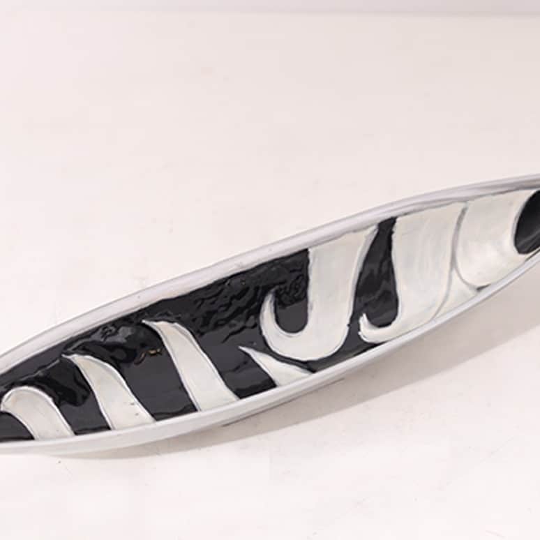 Antique Metal White & Black Color Leaf Shape Serving Snack Platter for Home Decoration Table Top - top_view