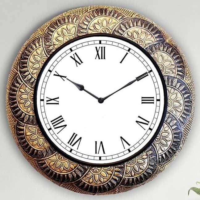 Traditional Wall Clock With Brass Fittings - top_view