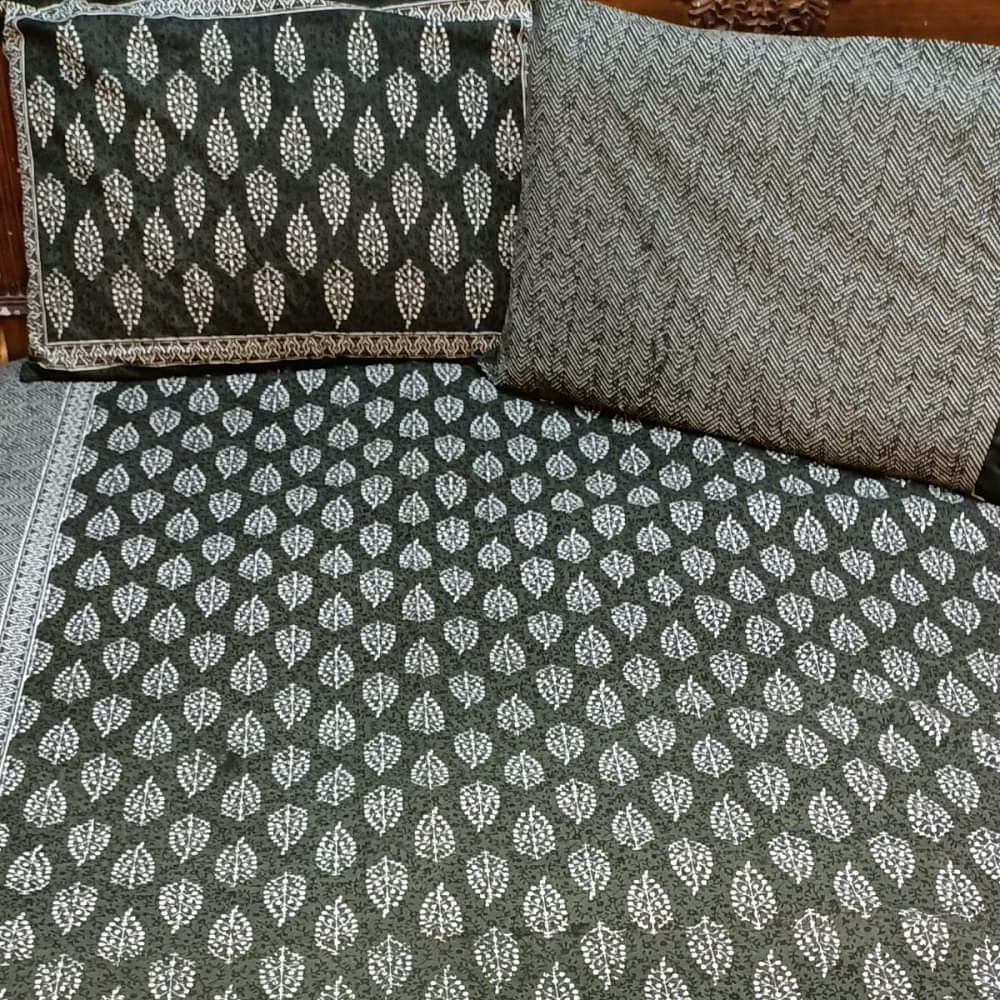 Cotton Printed Green Bed-sheet - photo
