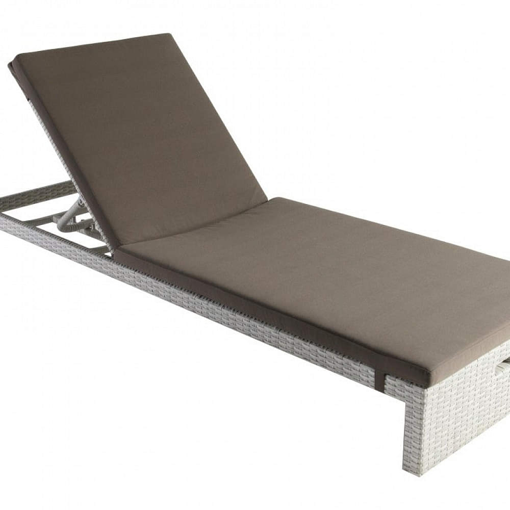 Pool Bed With White Color - photo