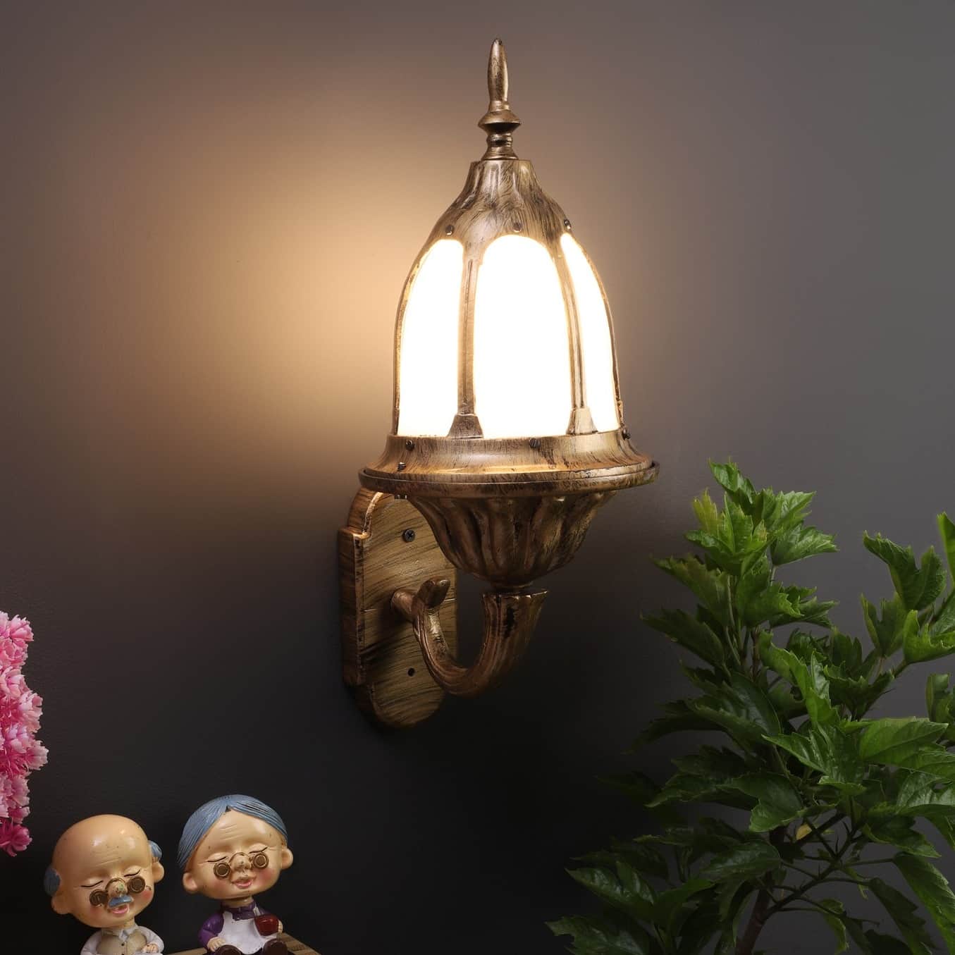 Antique Brass Metal Outdoor Wall Light -without Bulb - front_view