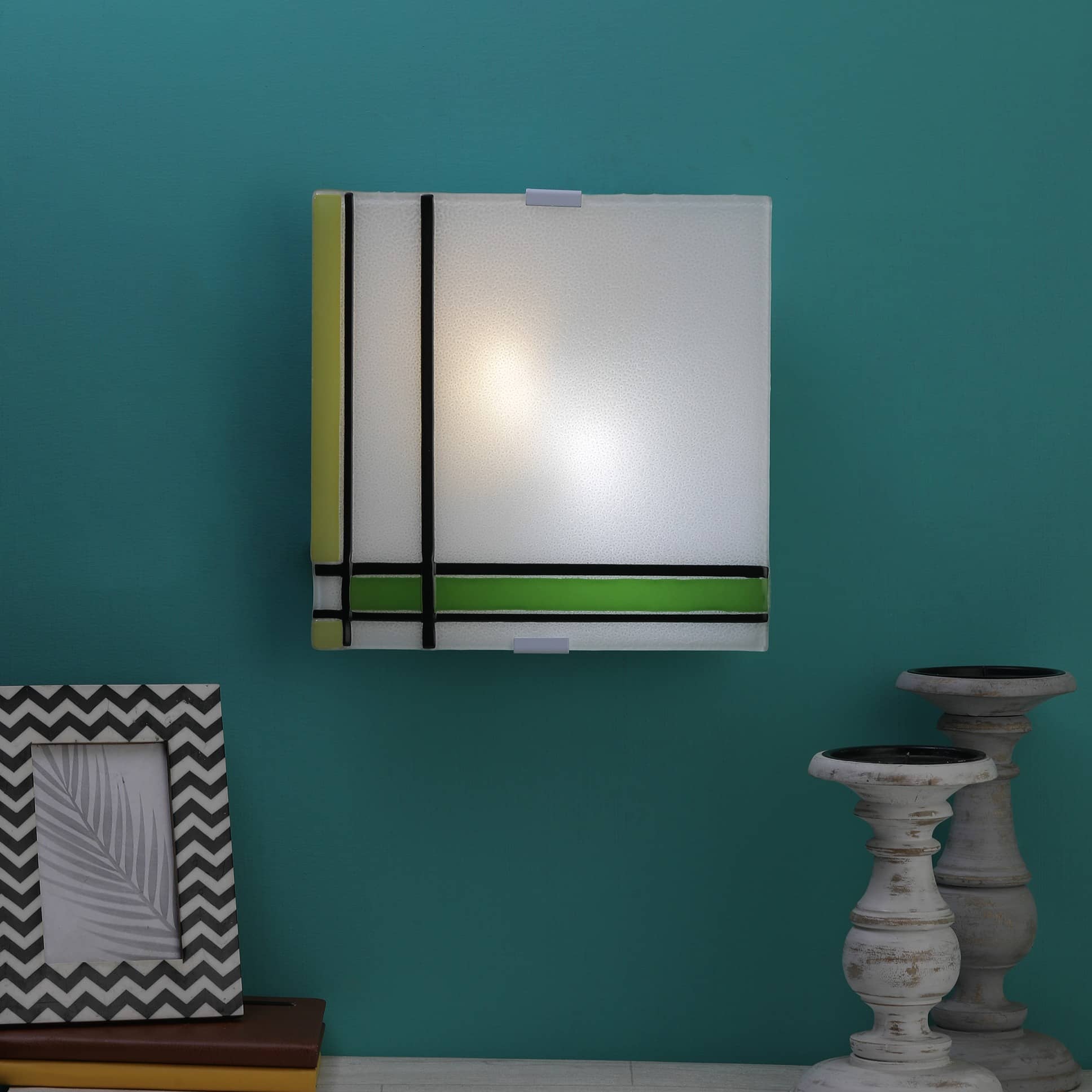 White Metal Wall Lamp 12"