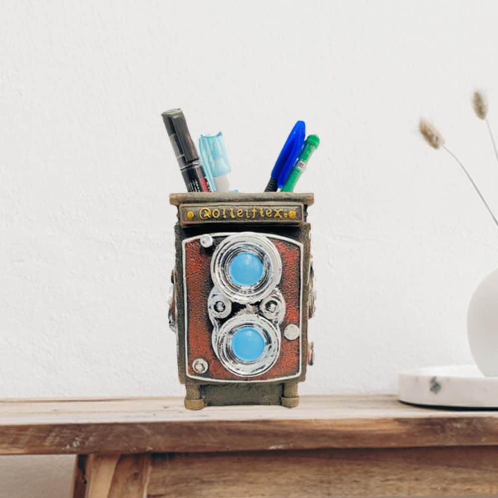 Vintage Camera Penstand - photo