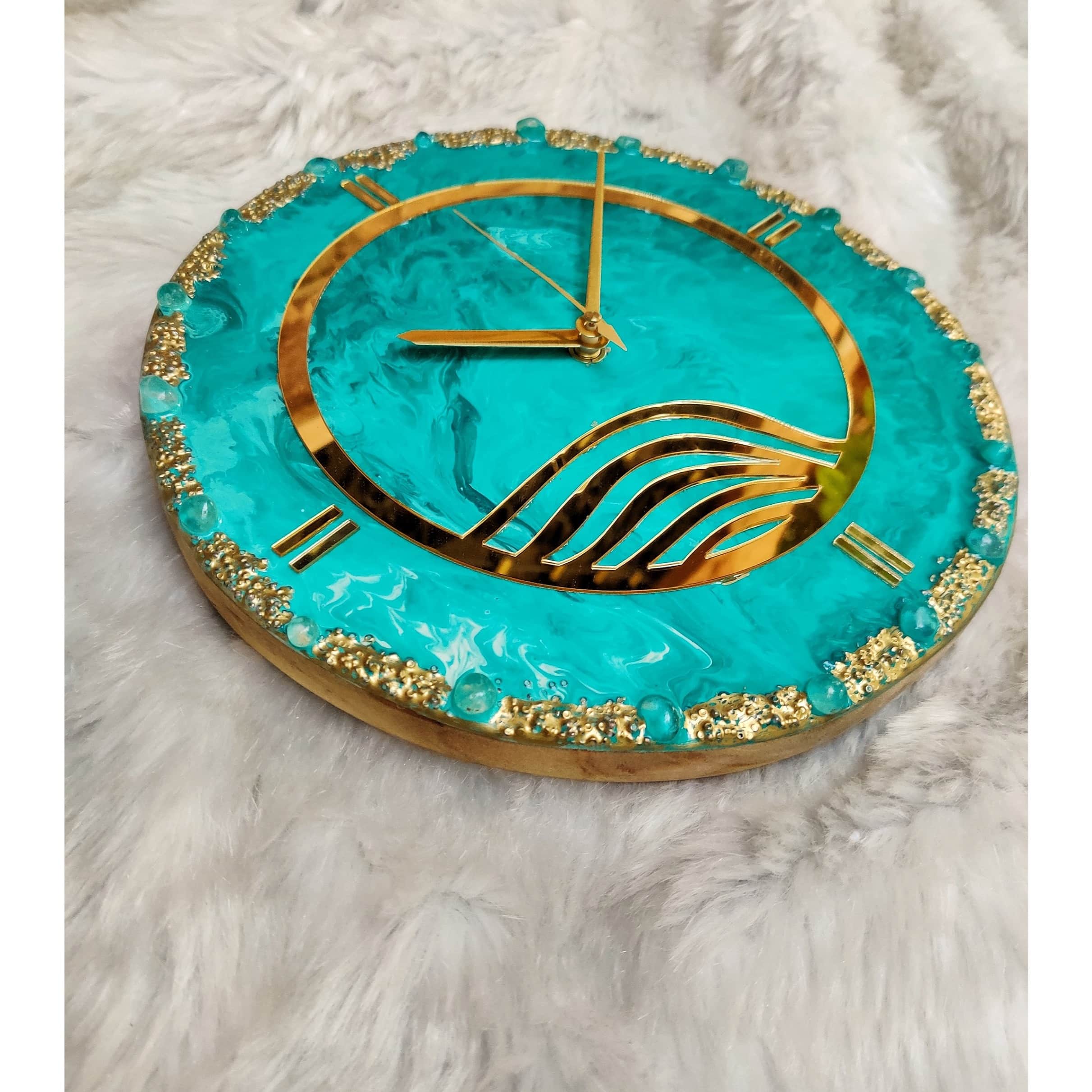 Resin Wall Clock 12 Inch Round TRDC023 - left_view