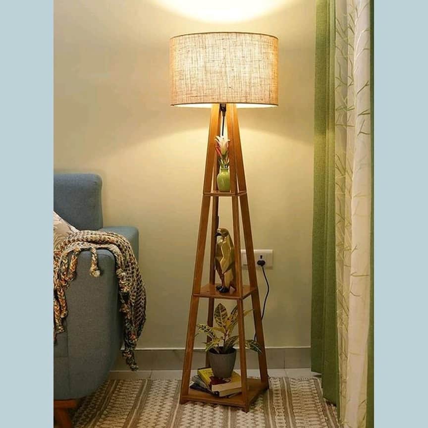Tripod floor lamp - front_view