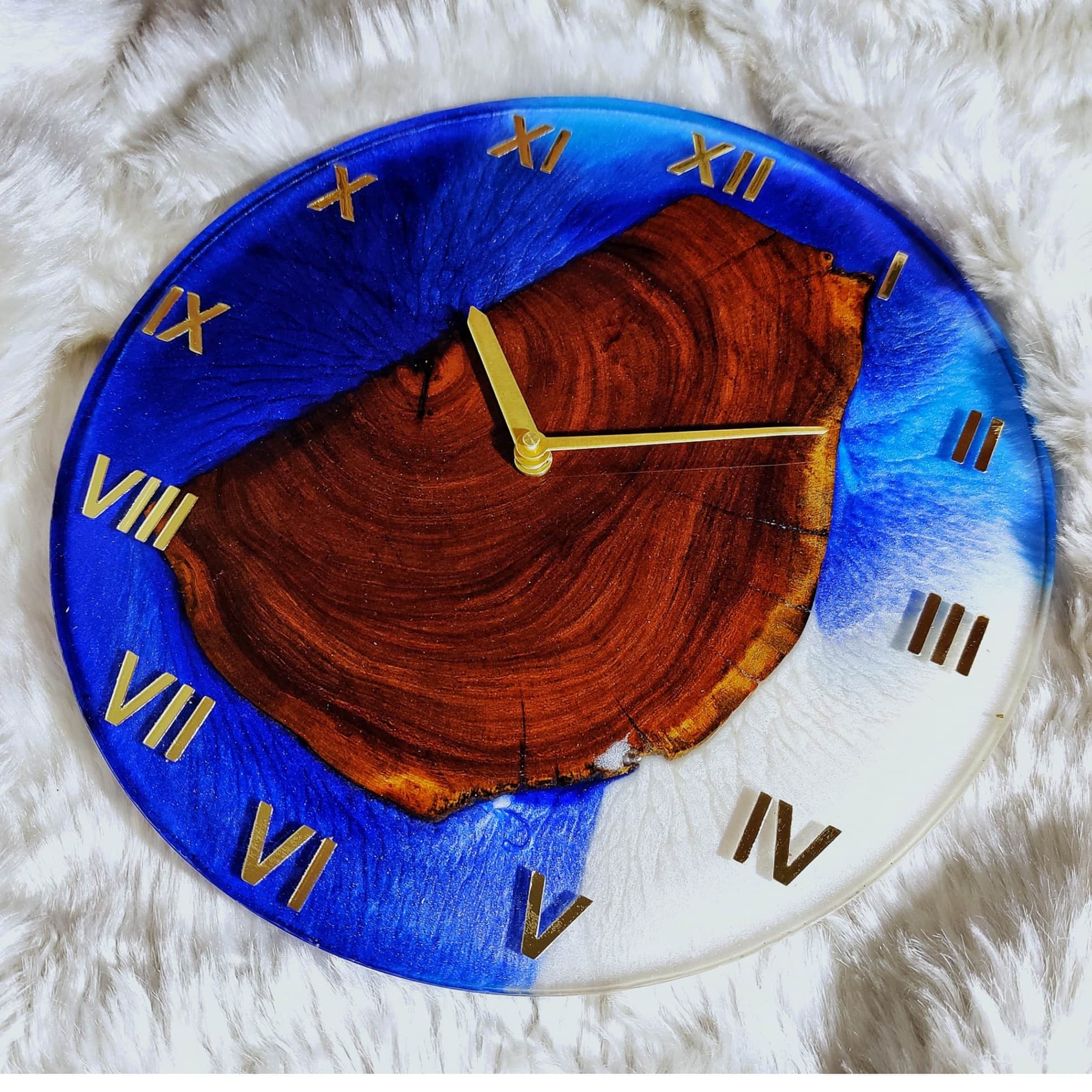 Resin Wall Clock 12 Inch Round TRDC024 - top_view