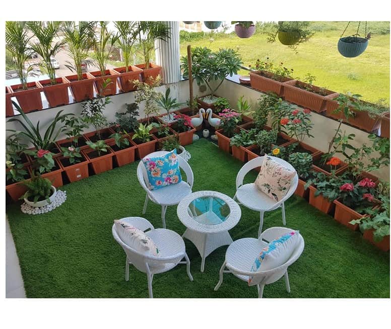 Outdoor Furniture Set in White Color (4 Chair & 1 Table with Glass) - left_view