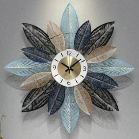 Multicolored Etched Leaves Clock - top_view