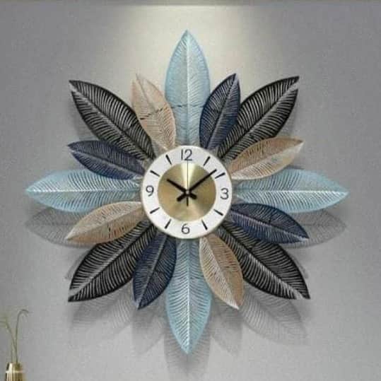 Multicolored Etched Leaves Clock - rear_view