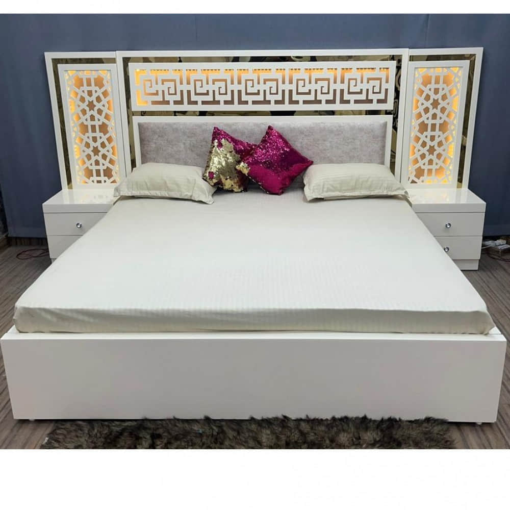 Michigan Pine Wood Traditional Double Bed - photo