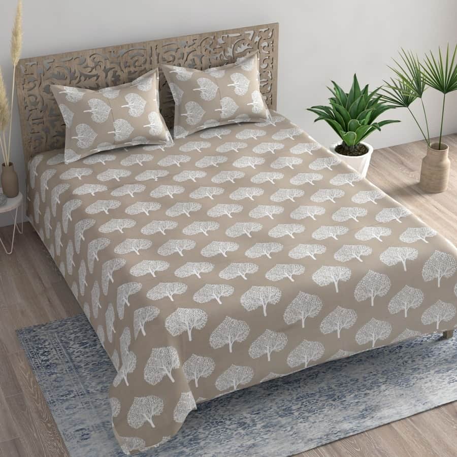 White Leaves Queen Size Bed sheet - front_view