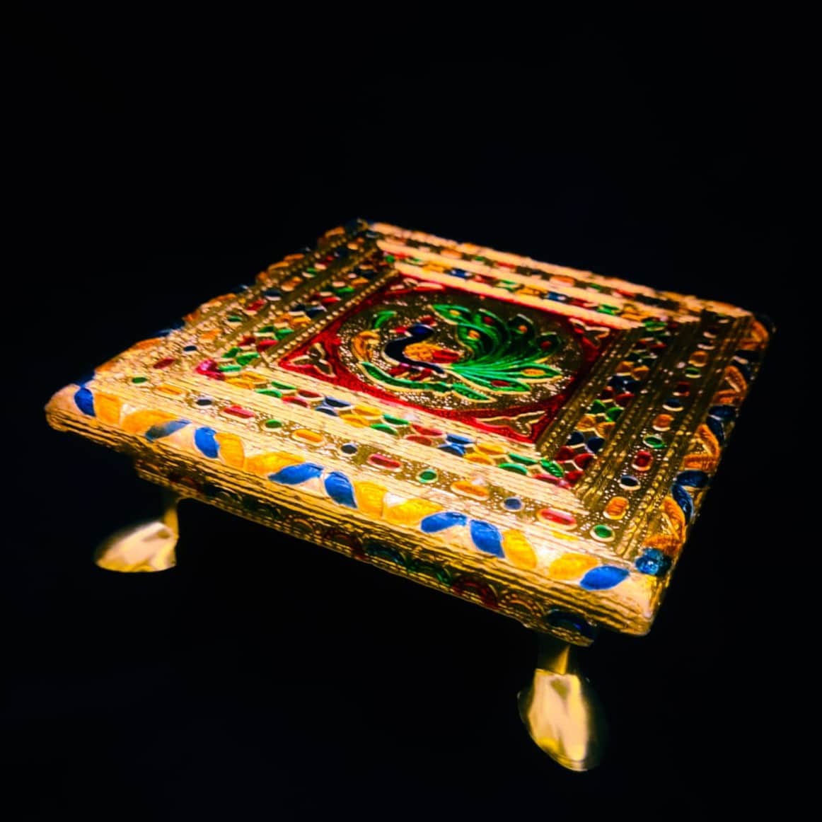 Menakaari Glass Chowki - left_view