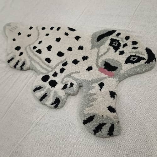 Sitting Dog Handmade Rug/Carpet