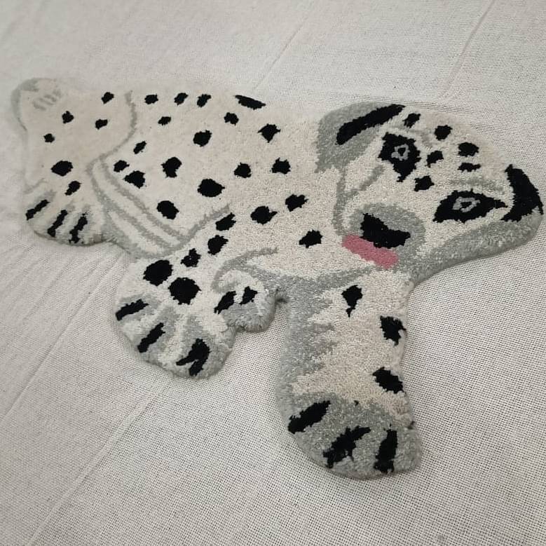 Sitting Dog Handmade Rug/Carpet