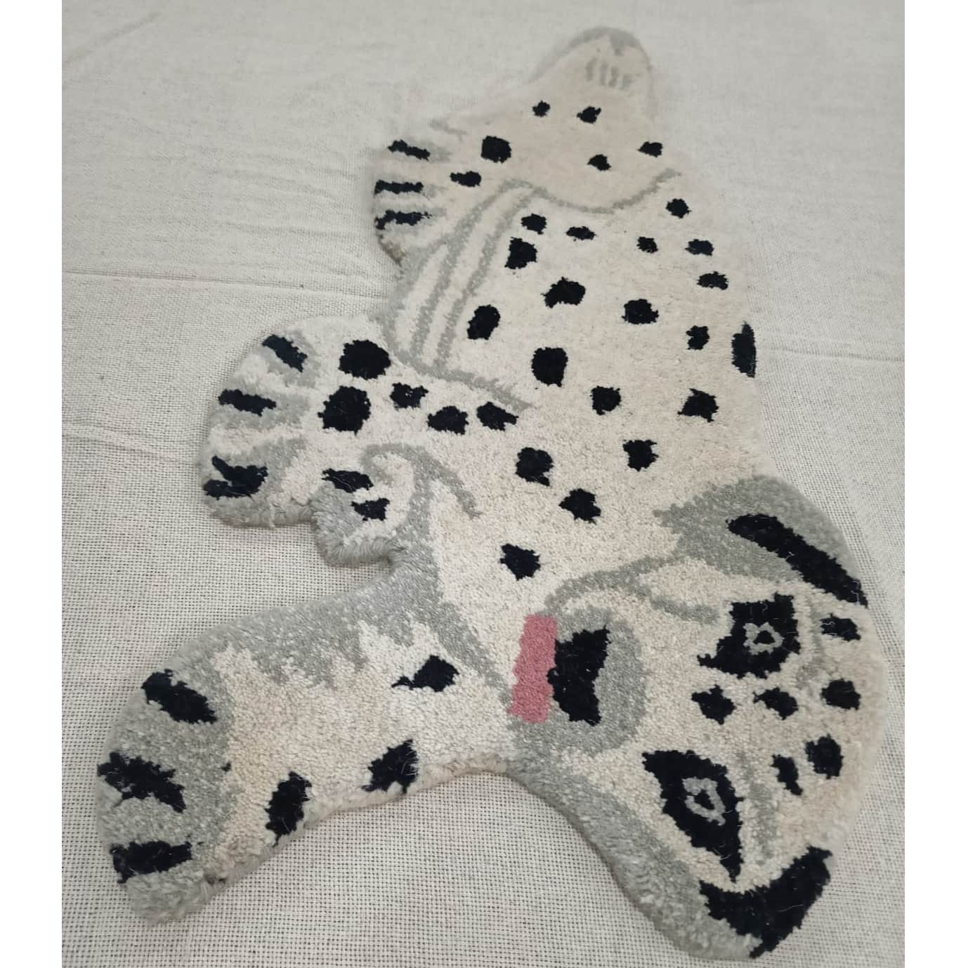 Sitting Dog Handmade Rug/Carpet - right_view