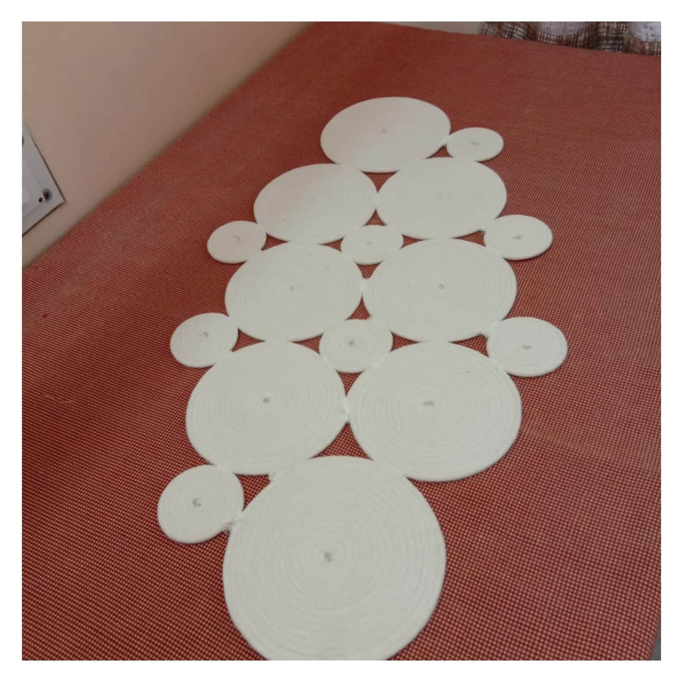 Snow Table Runner - right_view