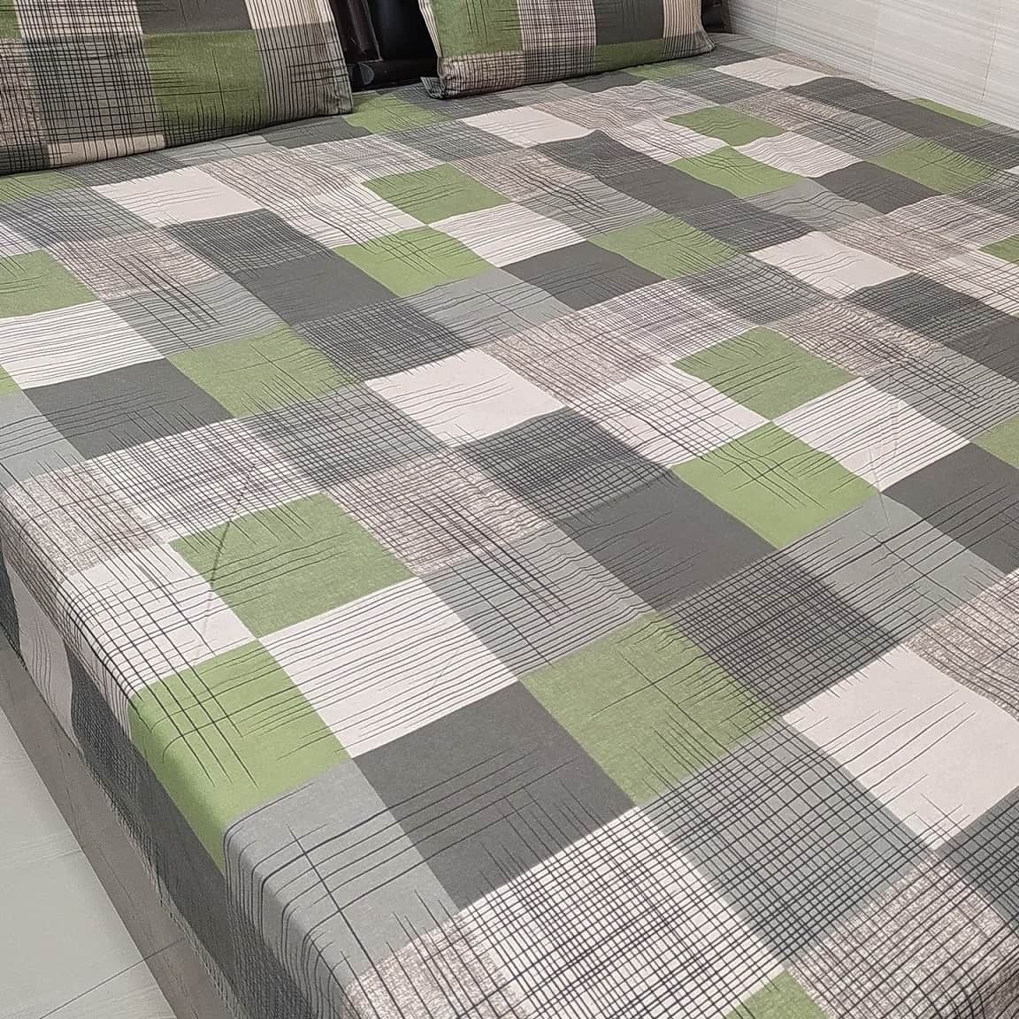 Geometrical Multicolored King Size Pure Cotton Bedsheet With Two Pillow Covers - rear_view