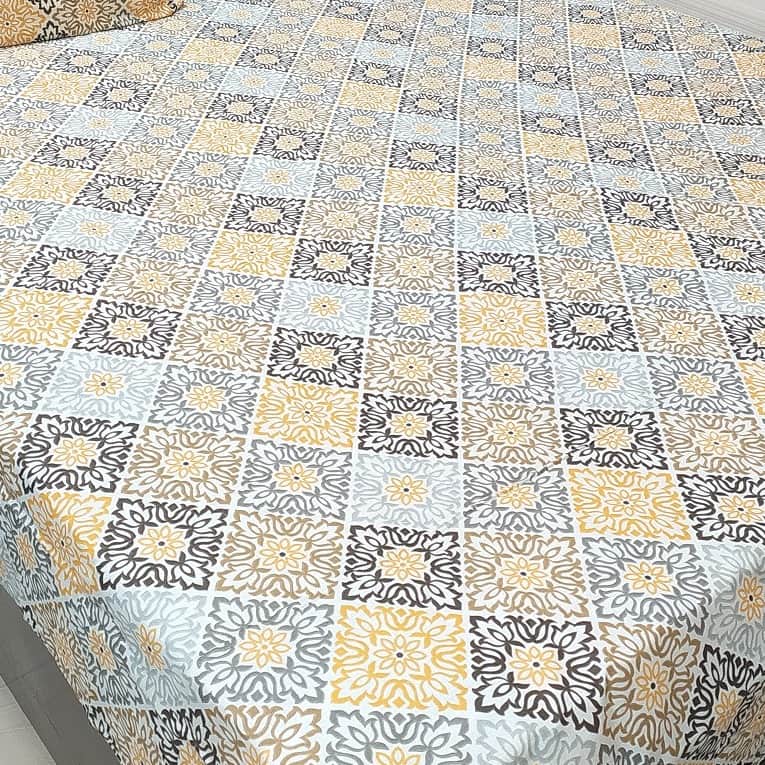 Multicolored Queen Size Double Bed sheet - top_view