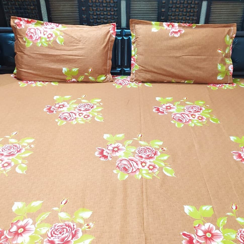 Floral Print King Sized Double Bedsheet With Two Pillow Covers