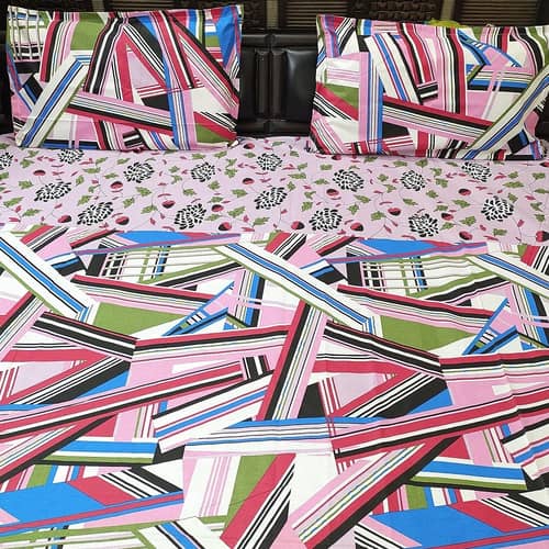Abstract Printed Double Super King Sized Double Bedsheet With Two Pillow Covers