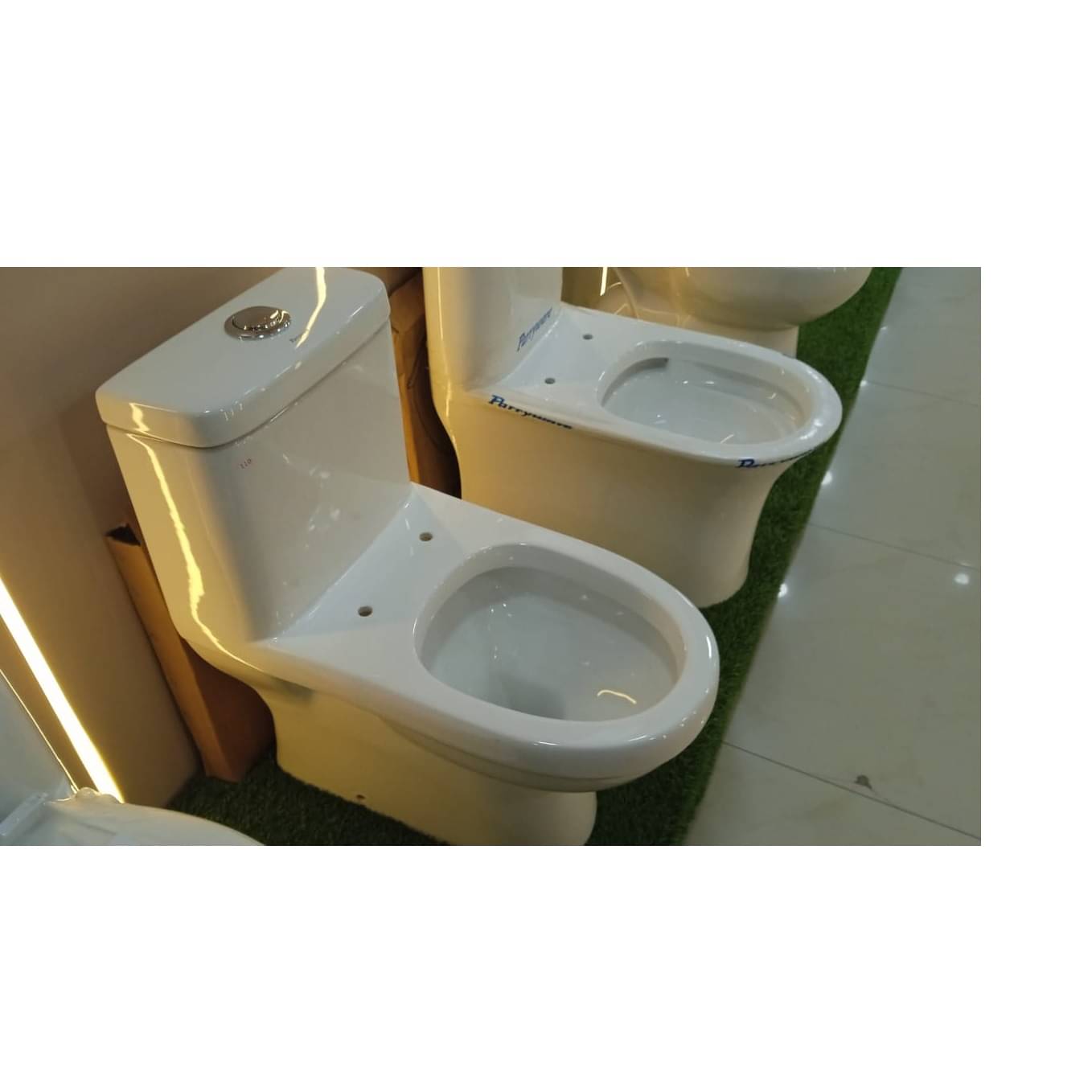 White Ceramic Western Toilet