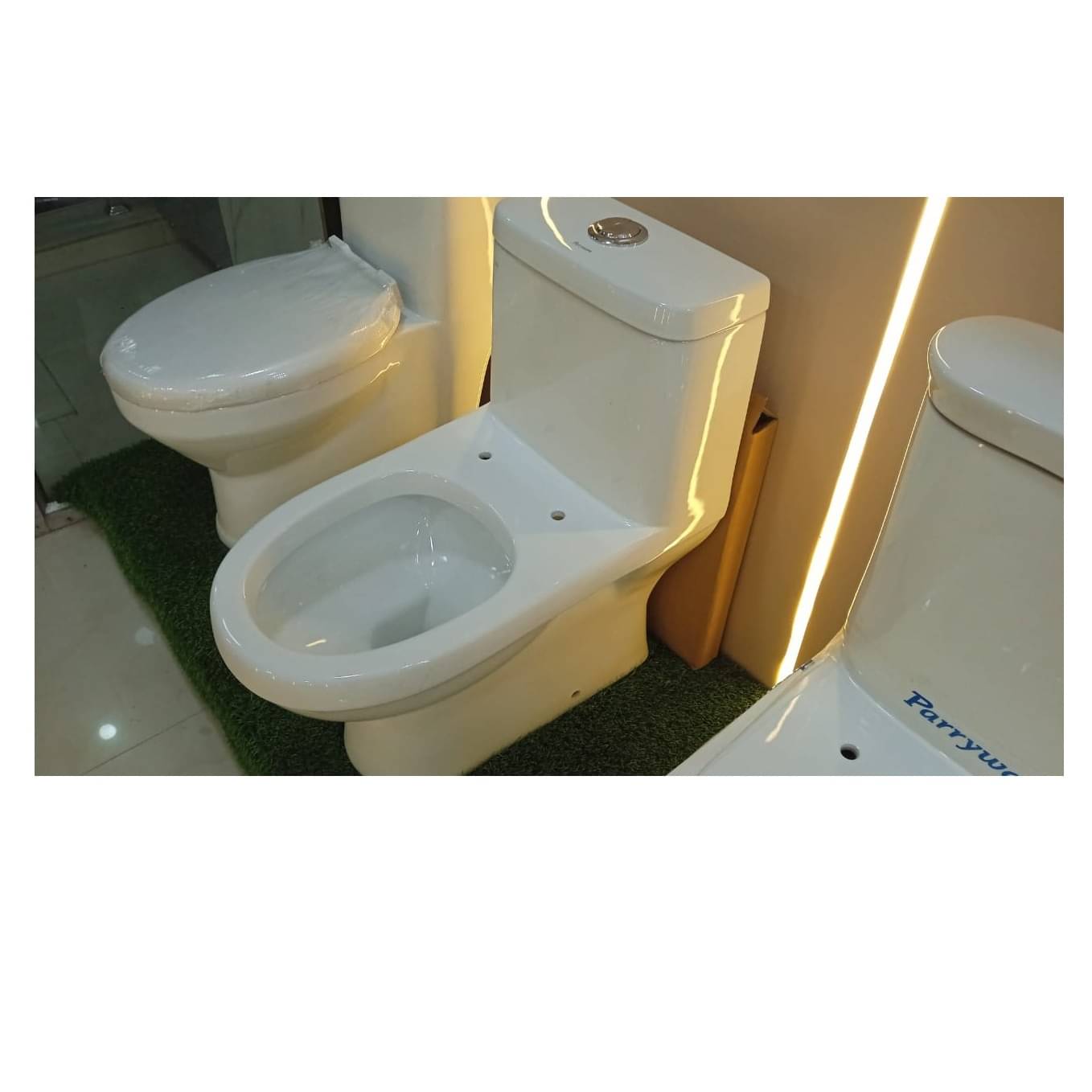 White Ceramic Western Toilet