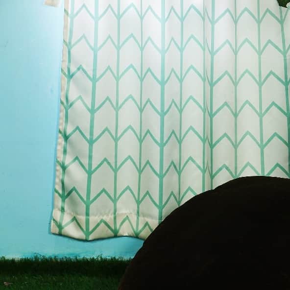 Arrow Design Long Window Single Curtain (Green) - bottom_view