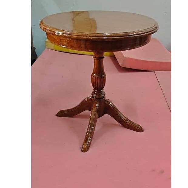 Round shape centre table
