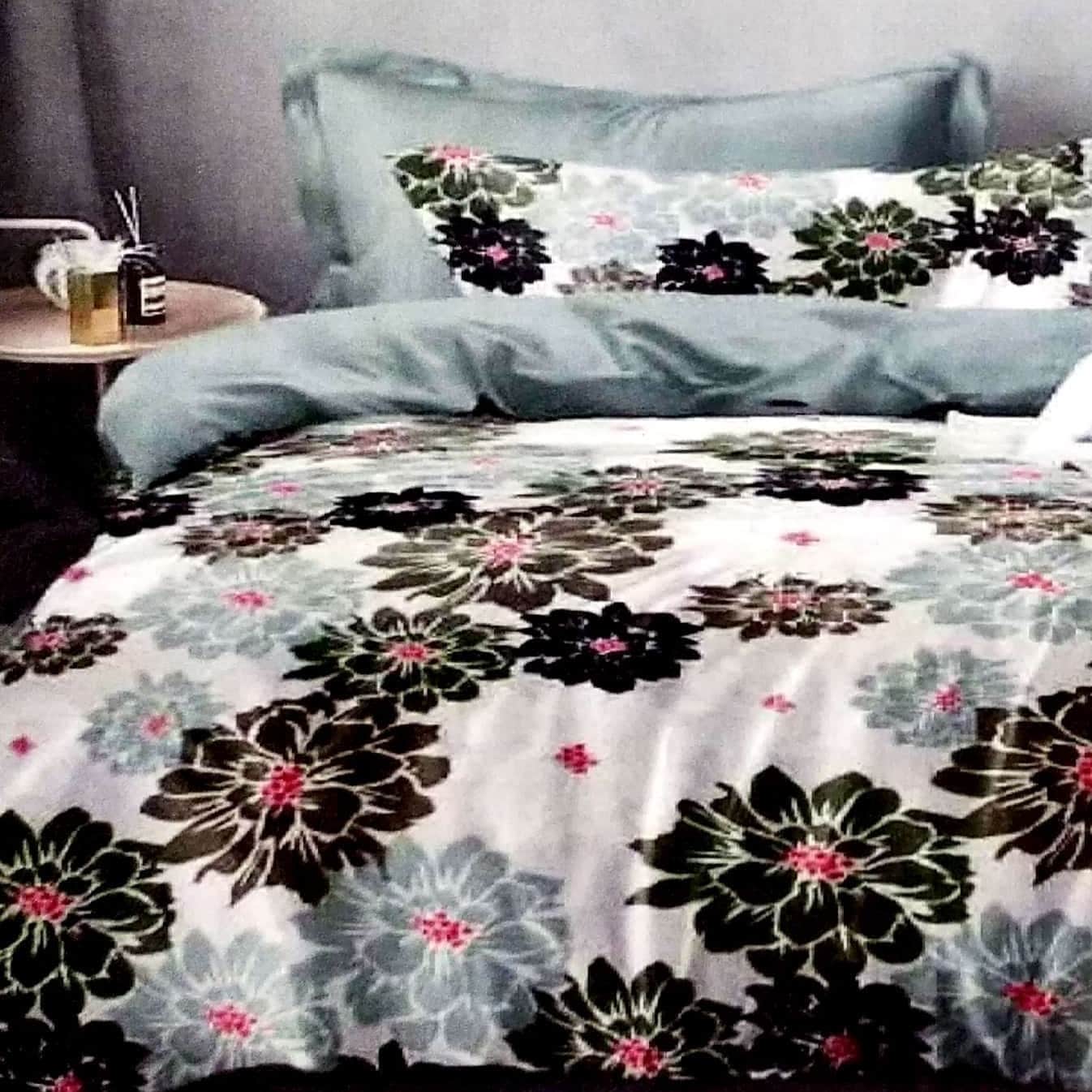 Carnation Queen Size Bedsheet with Pillow Covers & Comforter - front_view