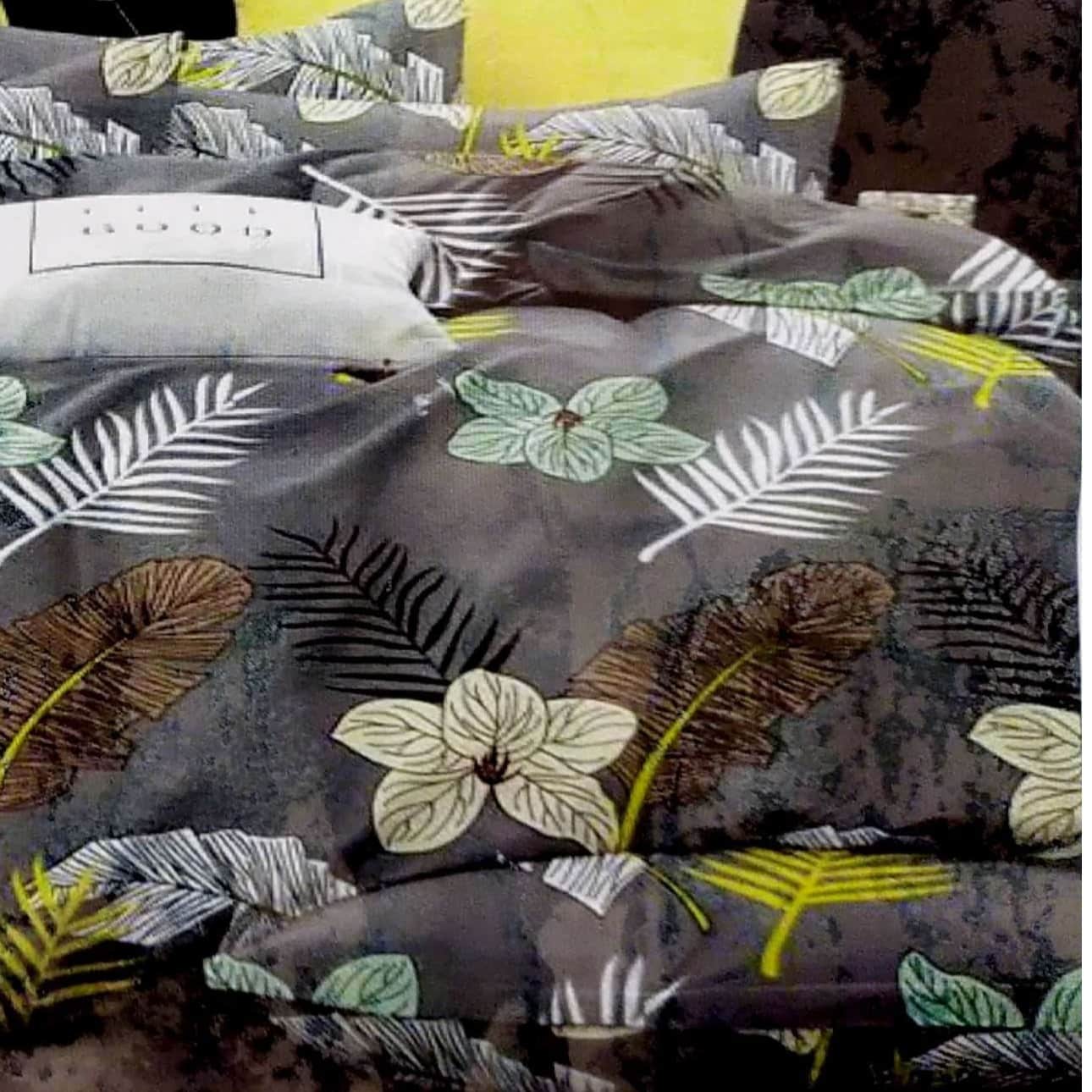 Printed Comforter Set of 4 (1 Double Bedsheet With 2 Pillow Covers & 1 Comforter) - rear_view