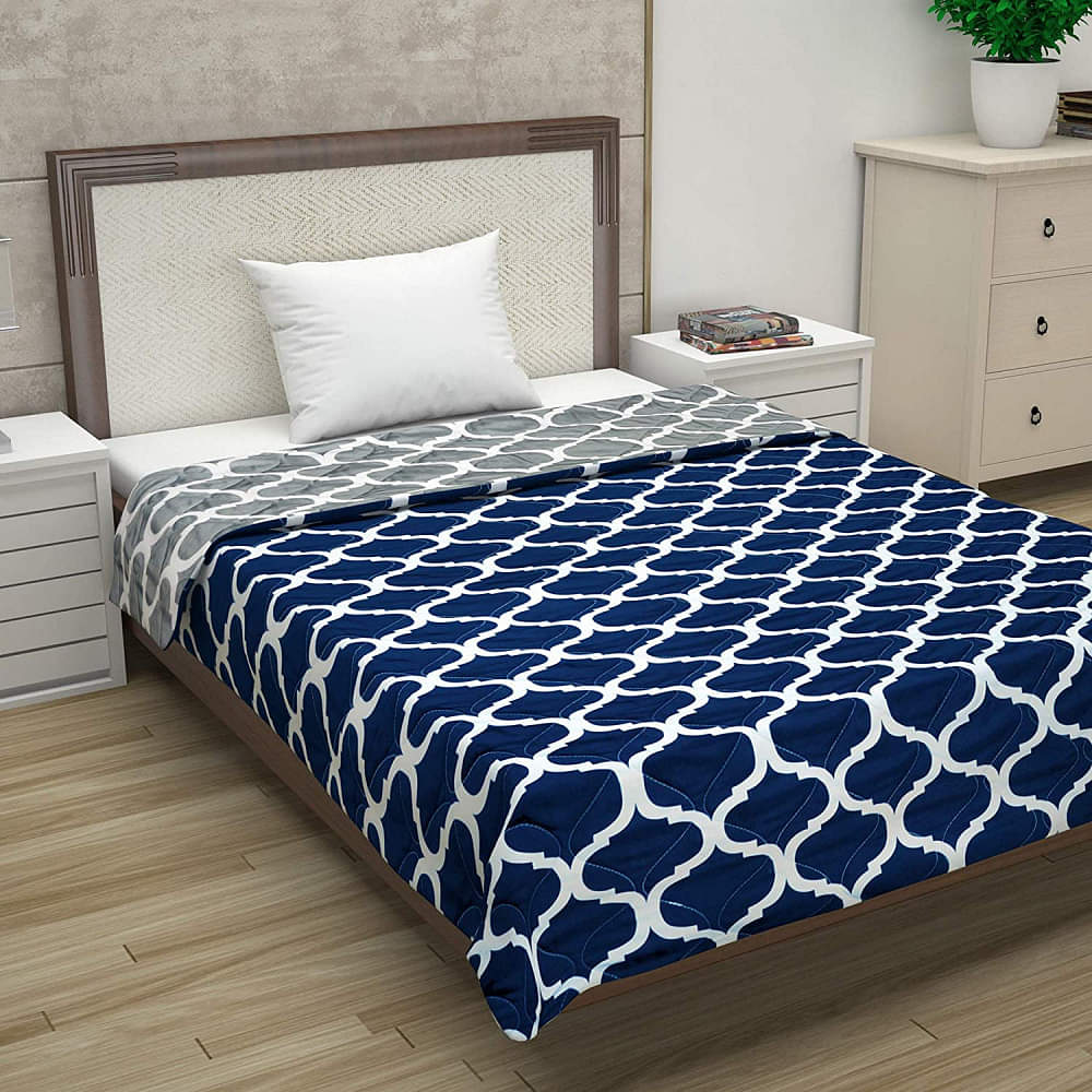 Reversible Double Bed Comforter with Prints - photo