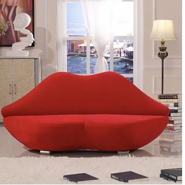 Get New Lips Shape 3 Seater Sofa Online