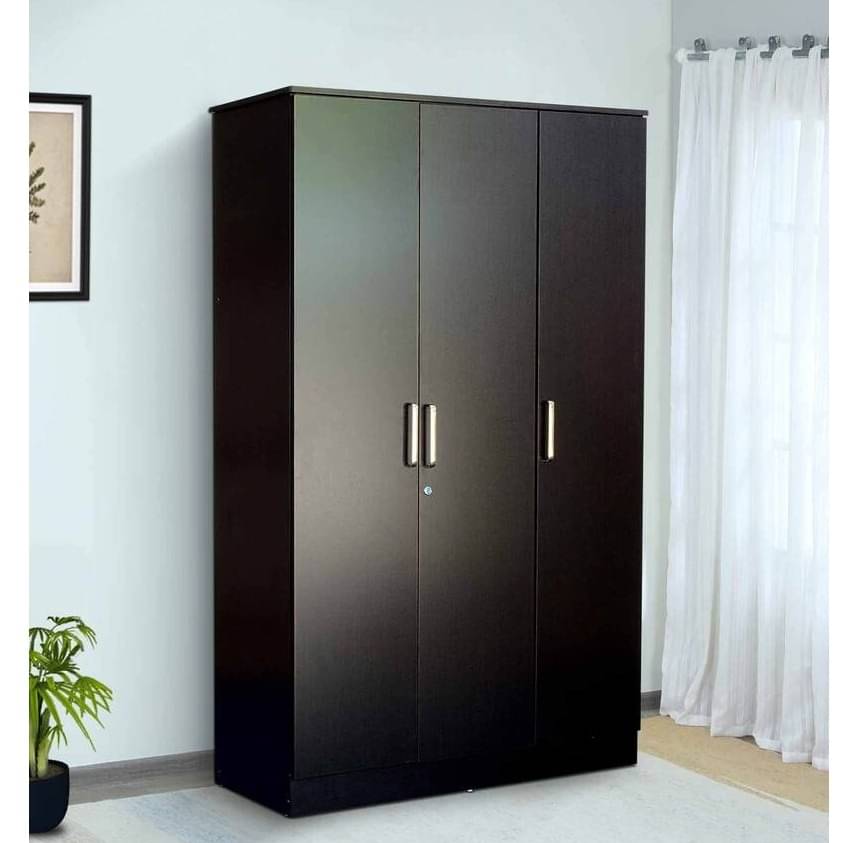 Derby 3 Door Wardrobe In Wenge Finish