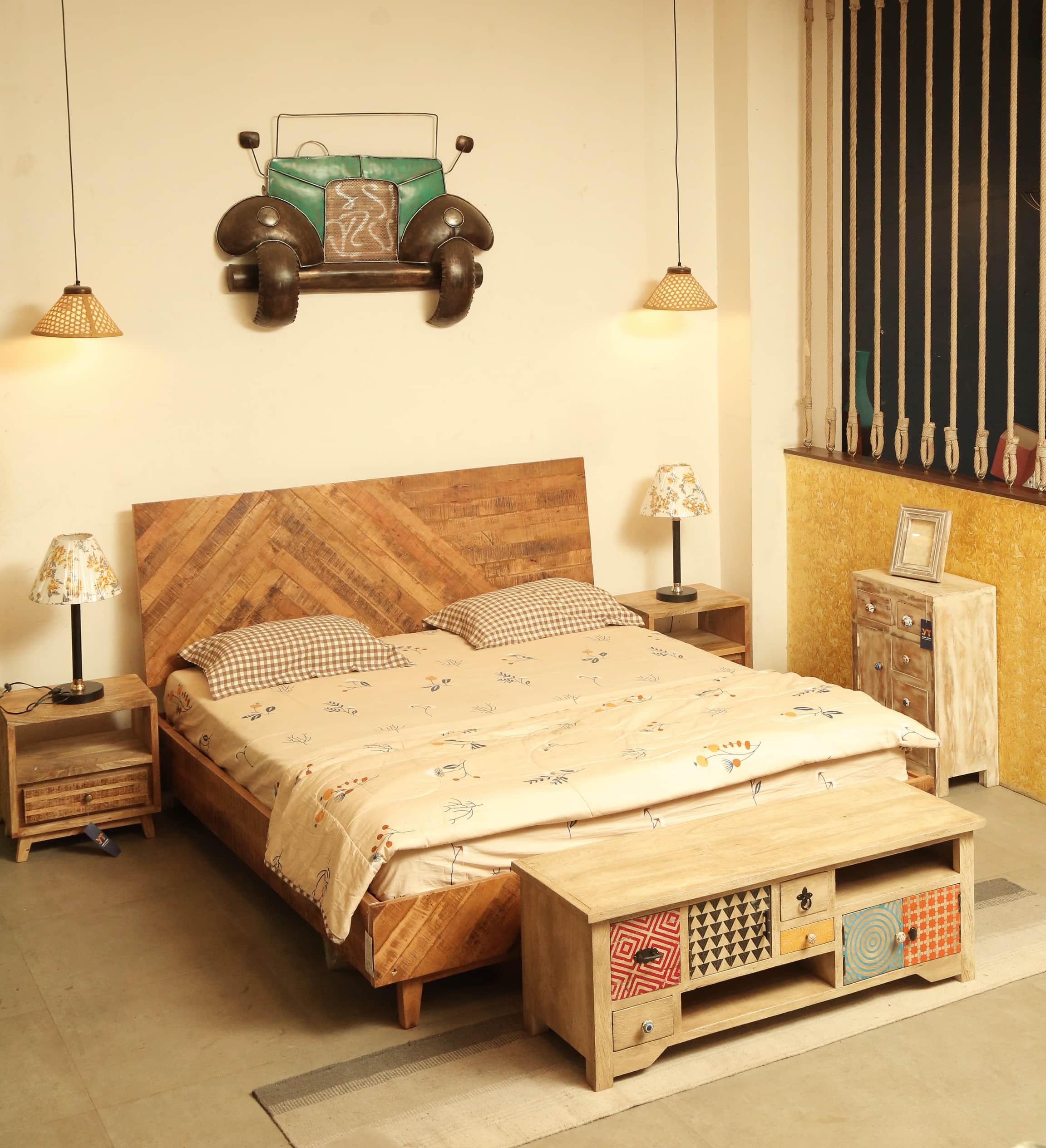 Strip Mango Wood King Size Bed - top_view