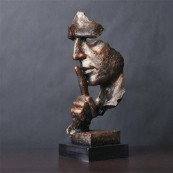 The Thinker Statue/Abstract and Creative Desk Decorations Statue
