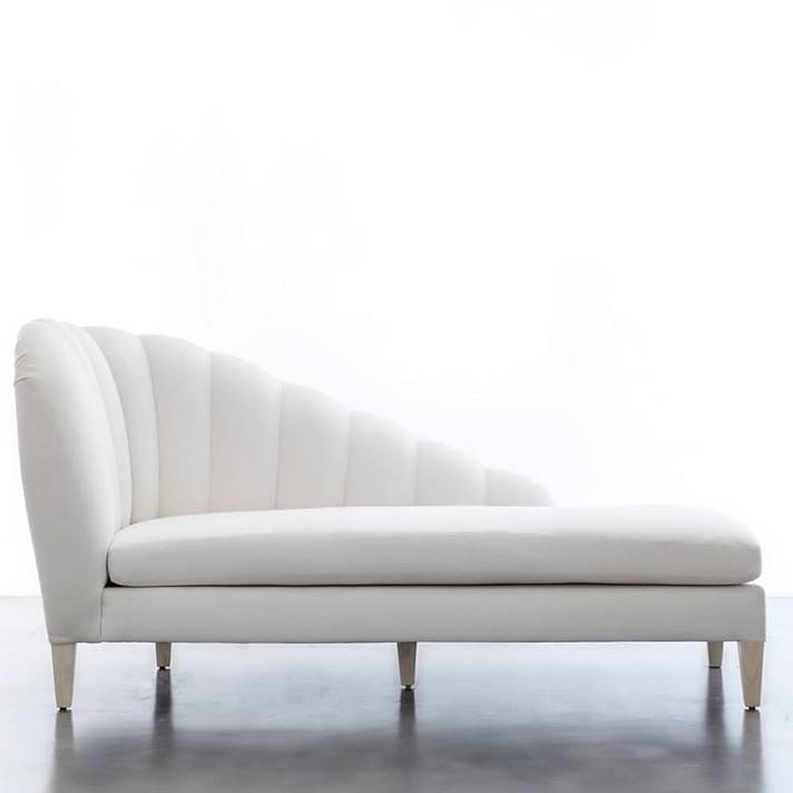 Ariel Chaise Lounger with Wooden Legs